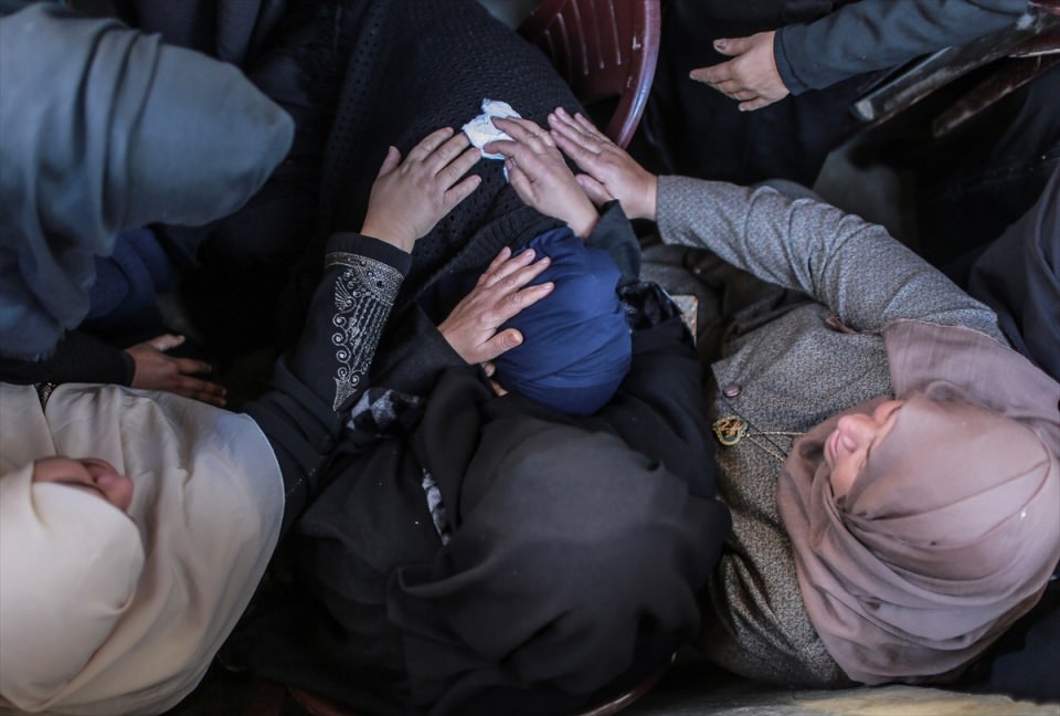 Çığlıklar yükseliyor! Gazze şehitlerini uğurluyor 18