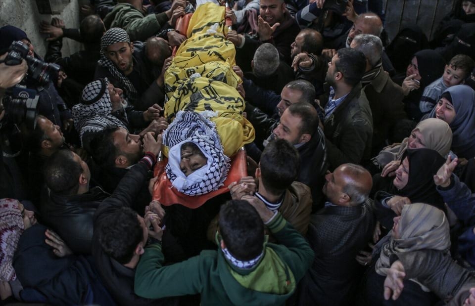 Çığlıklar yükseliyor! Gazze şehitlerini uğurluyor 19