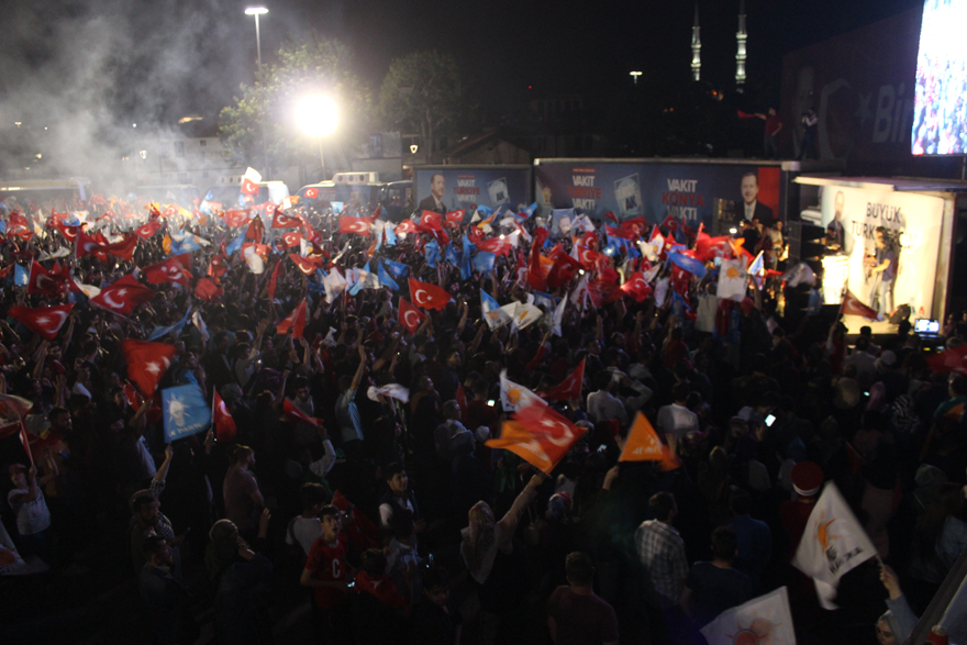 Erdoğan'ın zaferi Konya Kılıçarslan Şehir Meydanı'nda kutlandı 15