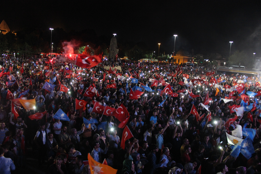 Erdoğan'ın zaferi Konya Kılıçarslan Şehir Meydanı'nda kutlandı 18