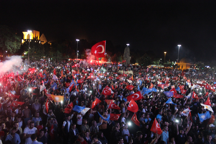 Erdoğan'ın zaferi Konya Kılıçarslan Şehir Meydanı'nda kutlandı 19