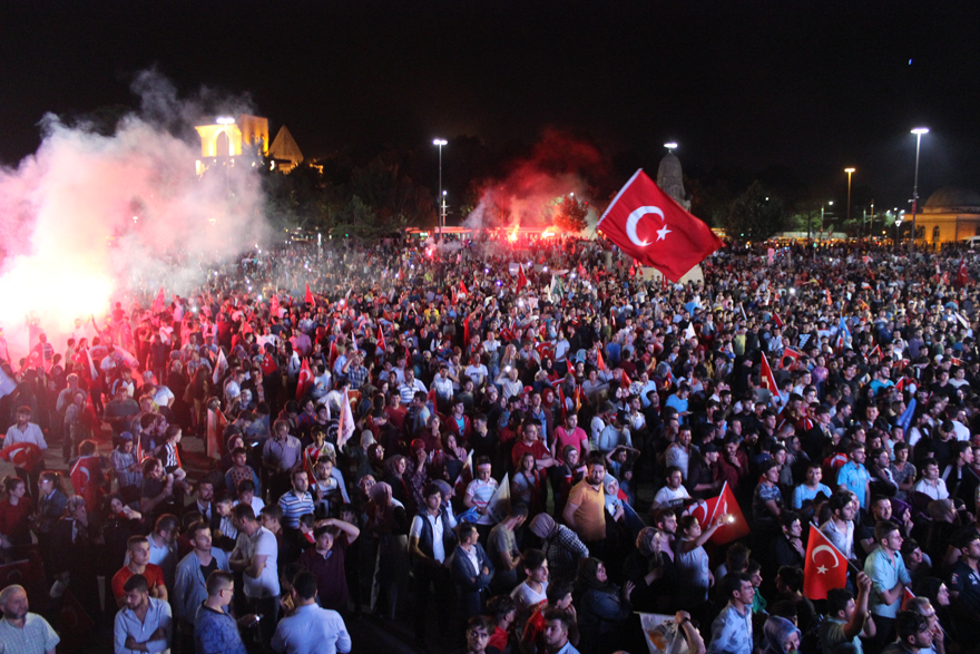 Erdoğan'ın zaferi Konya Kılıçarslan Şehir Meydanı'nda kutlandı 22