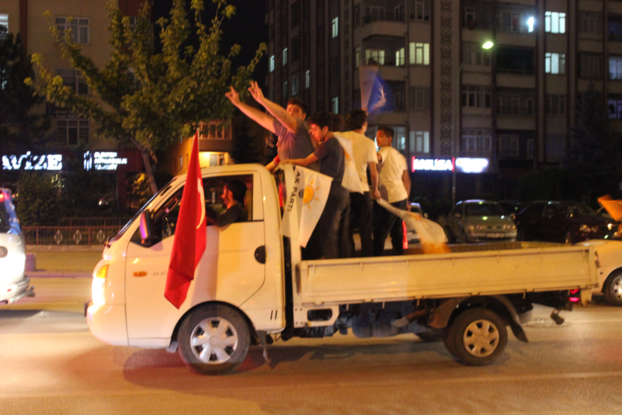 Erdoğan'ın zaferi Konya Kılıçarslan Şehir Meydanı'nda kutlandı 3