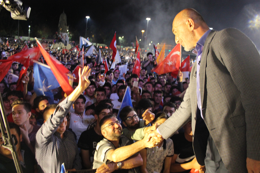 Erdoğan'ın zaferi Konya Kılıçarslan Şehir Meydanı'nda kutlandı 32