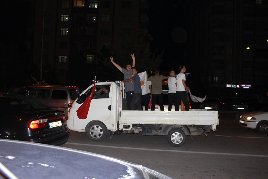 Erdoğan'ın zaferi Konya Kılıçarslan Şehir Meydanı'nda kutlandı 4