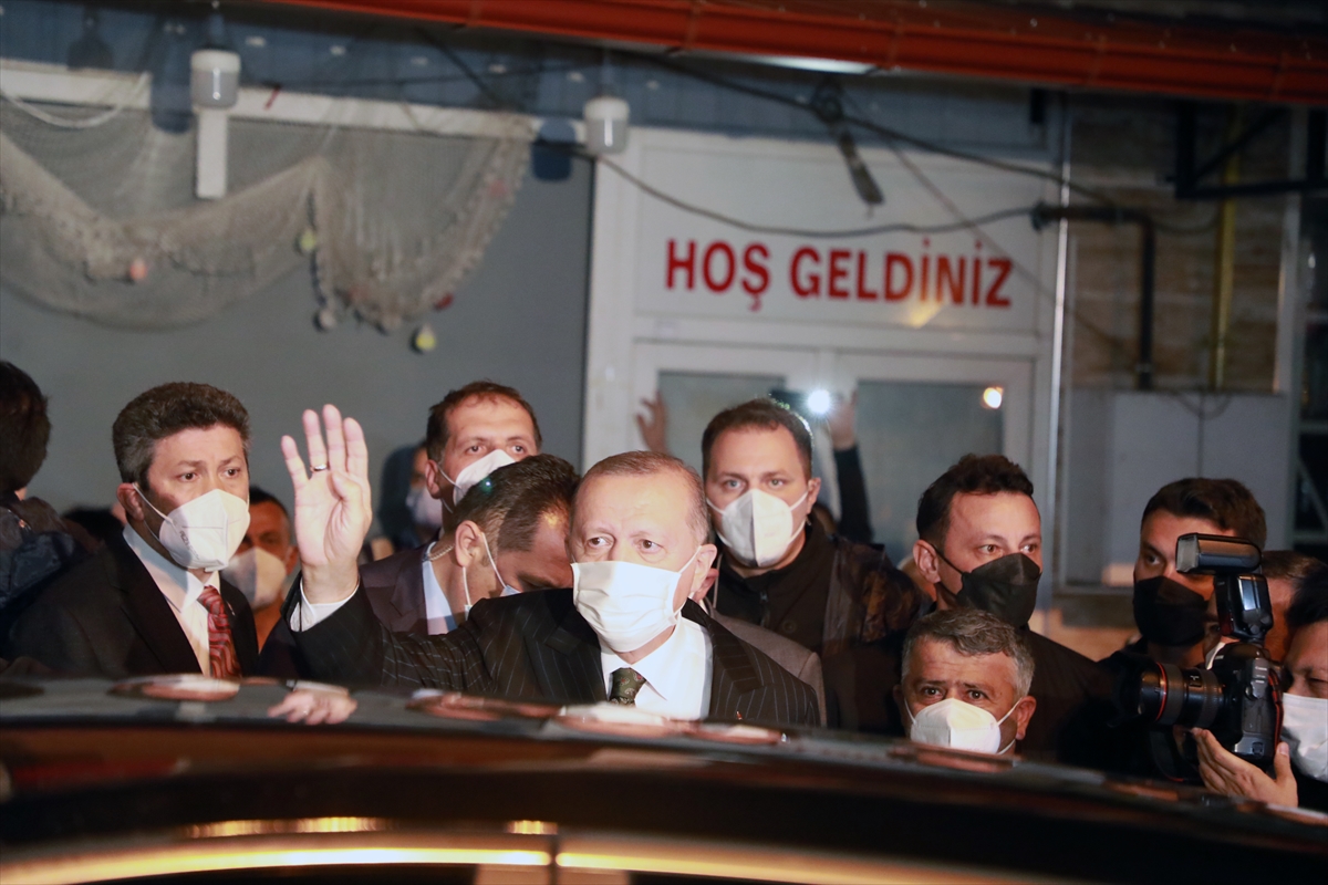 Cumhurbaşkanı Erdoğan, Rize'nin Güneysu ilçesine geldi