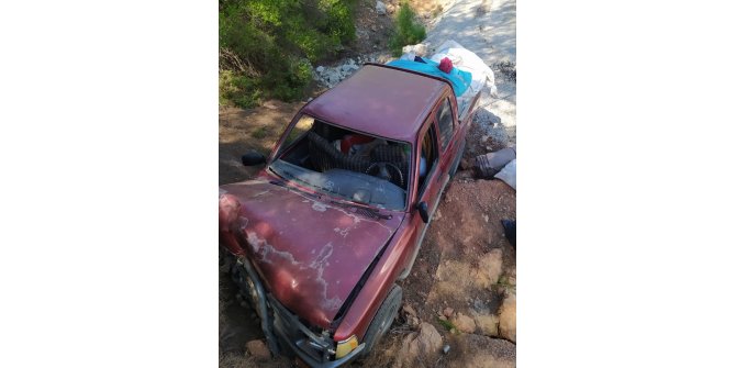 Toprak zemine çarpan aracın sürücüsü hayattını kaybetti