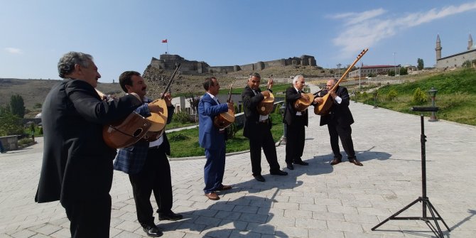 Kars Vadisi’nde aşıklara yoğun ilgi