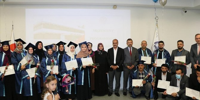 Strazburg DİTİB Açıköğretim İmam Hatip Lisesi öğrencilerinin ilk diploma heyecanı