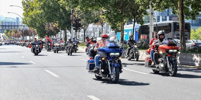 Ankara'da 400 motosiklet tutkunu gaziler için turladı