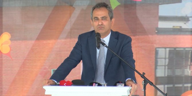 Bakan Özer: Okulların açık olması öğretmenlerimizin aşılı olmasından kaynaklı