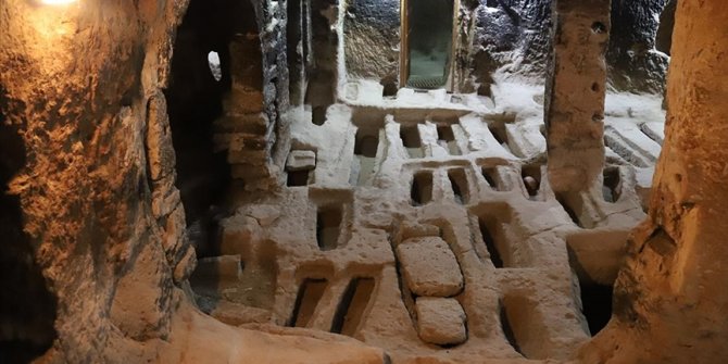 Underground city in central Turkey dazzles visitors with its ancient tombs