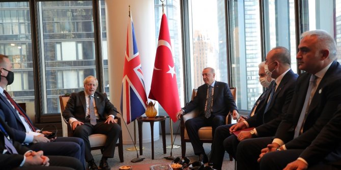 Cumhurbaşkanı Erdoğan, New York’ta yeni açılan Türkevi Binası’nda İngiltere Başbakanı Boris Johnson’ı kabul etti