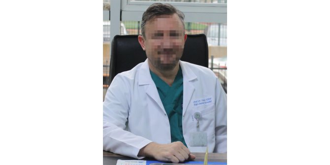 Ameliyat için hastasından 15 bin TL isteyen Prof. Dr., suçüstü yakalandı