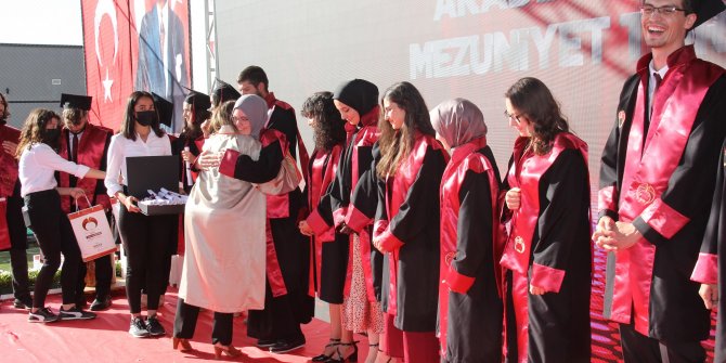 KGTÜ ilk mezunlarını verdi