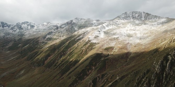 Kaçkar Dağı zirvesi, bembeyaz oldu