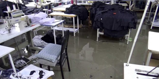 Rögar taştı, tekstil firması su altında kaldı