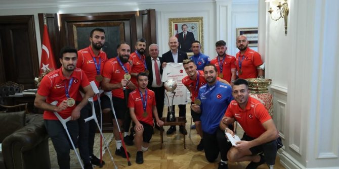 Bakan Soylu, Ampute Futbol Milli Takımı'nı kabul etti