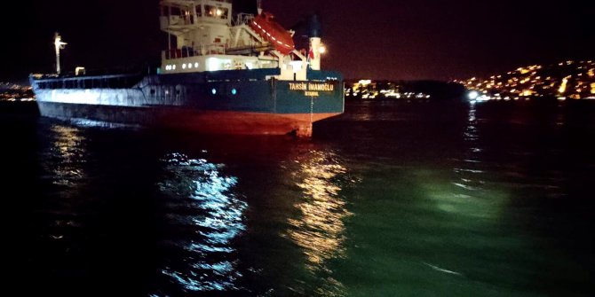 İstanbul Boğazı'nda 2 kuruyük gemisi çarpıştı-1