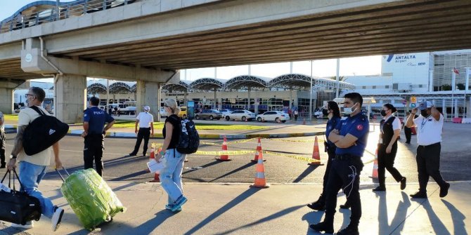 Finlandiyalı turist, köprüden atlayarak intihar etti