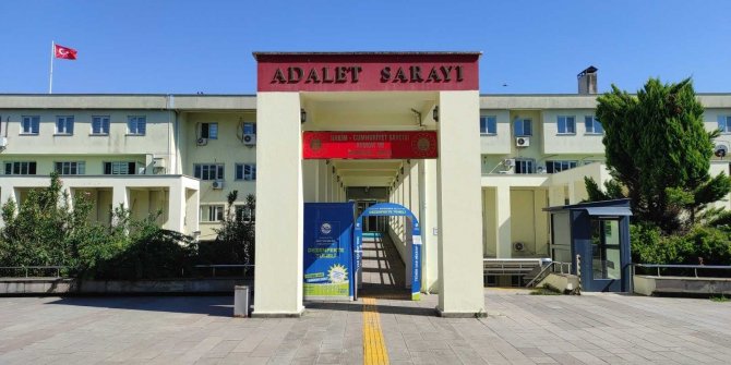 100 bin sahte doları piyasaya sürmek isterken yakayı ele verdiler