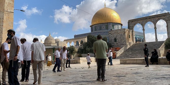 Erbaş İslam dünyasını İsrail'in Mescid-i Aksa'daki "sessiz ibadet" kararına karşı çıkmaya çağırdı