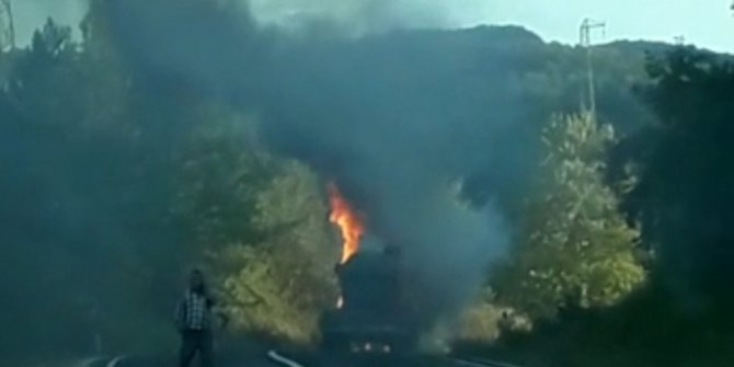 Bursa'da sülfürik asit yüklü tanker yandı