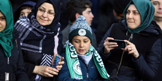 Konyaspor'dan kadın taraftarlara indirim!