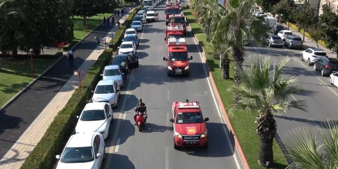 İtfaiye araçları şehir turu yaptı