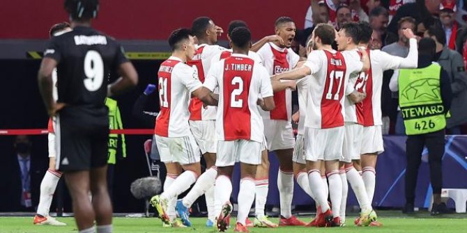 Ajax Beşiktaş'ı iki golle geçti