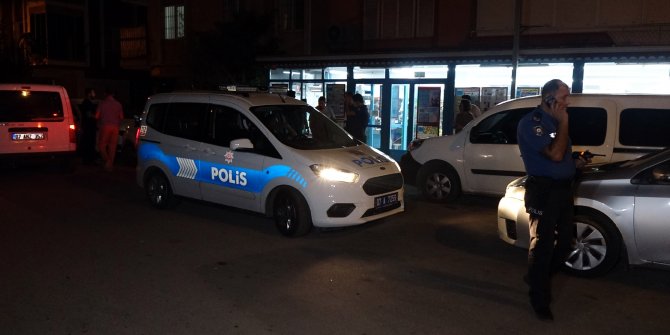 Market çalışanına tabanca doğrultup, 400 TL'yi alarak kaçtı