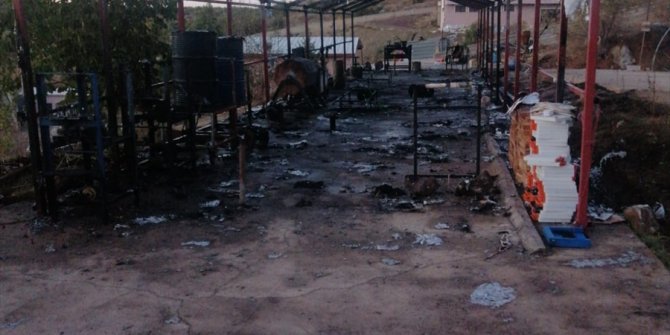 Konya'da kimyasal boya bulunan çadırda çıkan yangında 2 kişi yaralandı