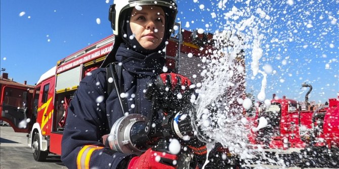 Turska: Hrabre žene vatrogasci svakodnevno riskiraju svoje živote