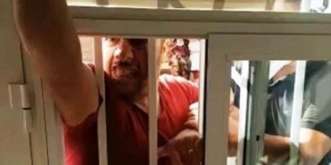 Aile hekimiyle tartışıp merkezin kapısını tekmelediler