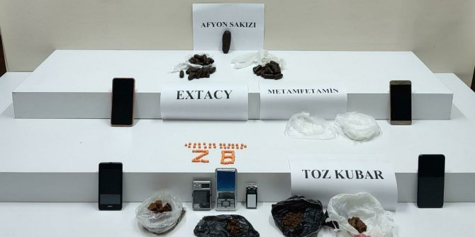 Zehir tacirleri yakalandı