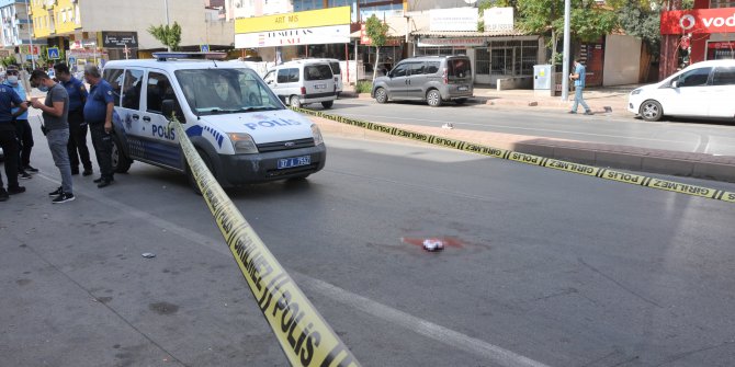 Kayınbiraderini bıçakladı, linçten polis kurtardı