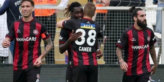 Karagümrük, Altay'ı tek golle devirdi
