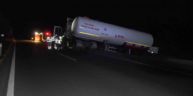 LPG yüklü tanker şarampole devrildi: 1 yaralı
