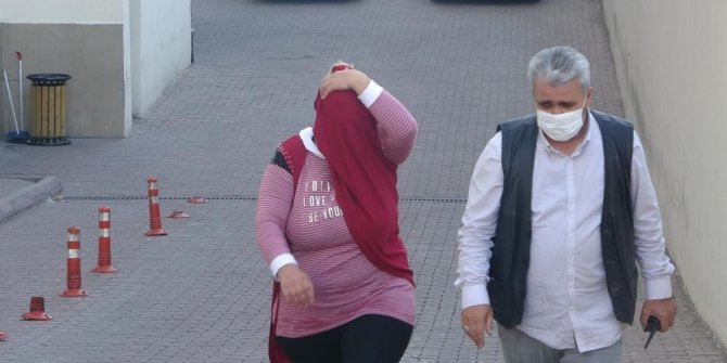 Çelik kapıyı kırarak hırsızlık yaptılar