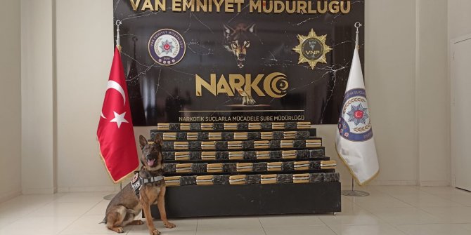 Van'da durdurulan bir araçta 'Thor' ile yapılan aramada 40 kilo eroin ele geçirildi