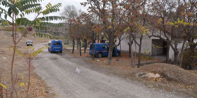 Hırsızlık zanlılarını kullandıkları araç ele verdi