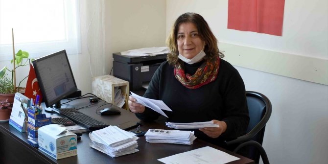 Aksaray'ın tek kadın muhtarı 12 yıl önce aldığı mührü kimseye bırakmıyor