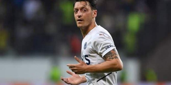 Mesut Özil'in menajerinden ayrılık açıklaması