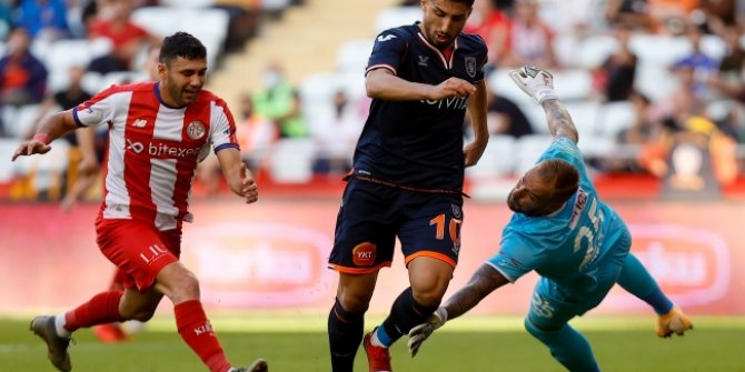 Başakşehir Berkay'la güldü