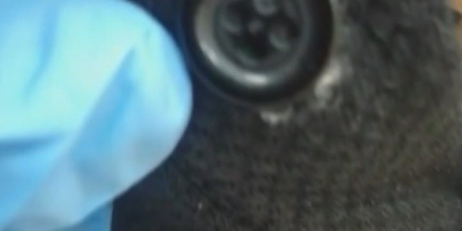 Düğme görünümlü kamera ile sınava girerken yakalandı
