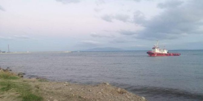 Marmara Denizi'nde karaya oturan römorköre yardıma giden bot alabora oldu: 1 ölü, 1 kayıp
