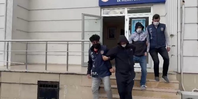 Bonzai paketlerken polise yakalandılar