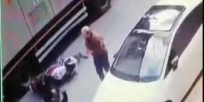 İnsanlık ölmüş dedirten motosiklet kazası kamerada
