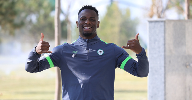 Konyaspor'da M'Poku takımla çalışıyor