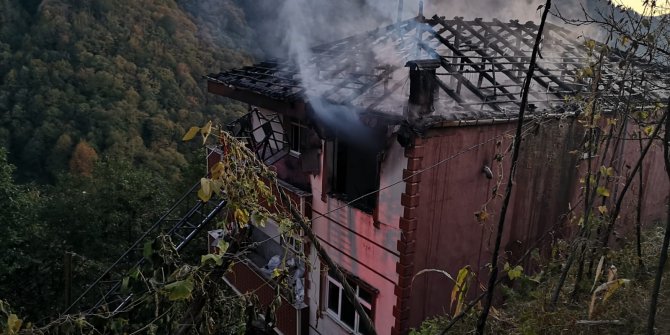 Ev yangını: 1 ölü